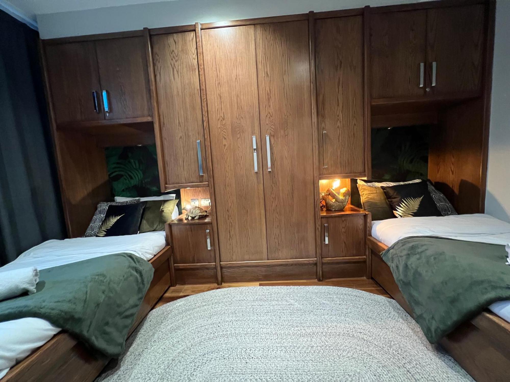 Hyde Park, Oxford St - 2 Bed, 3bath - Lift Apartment London